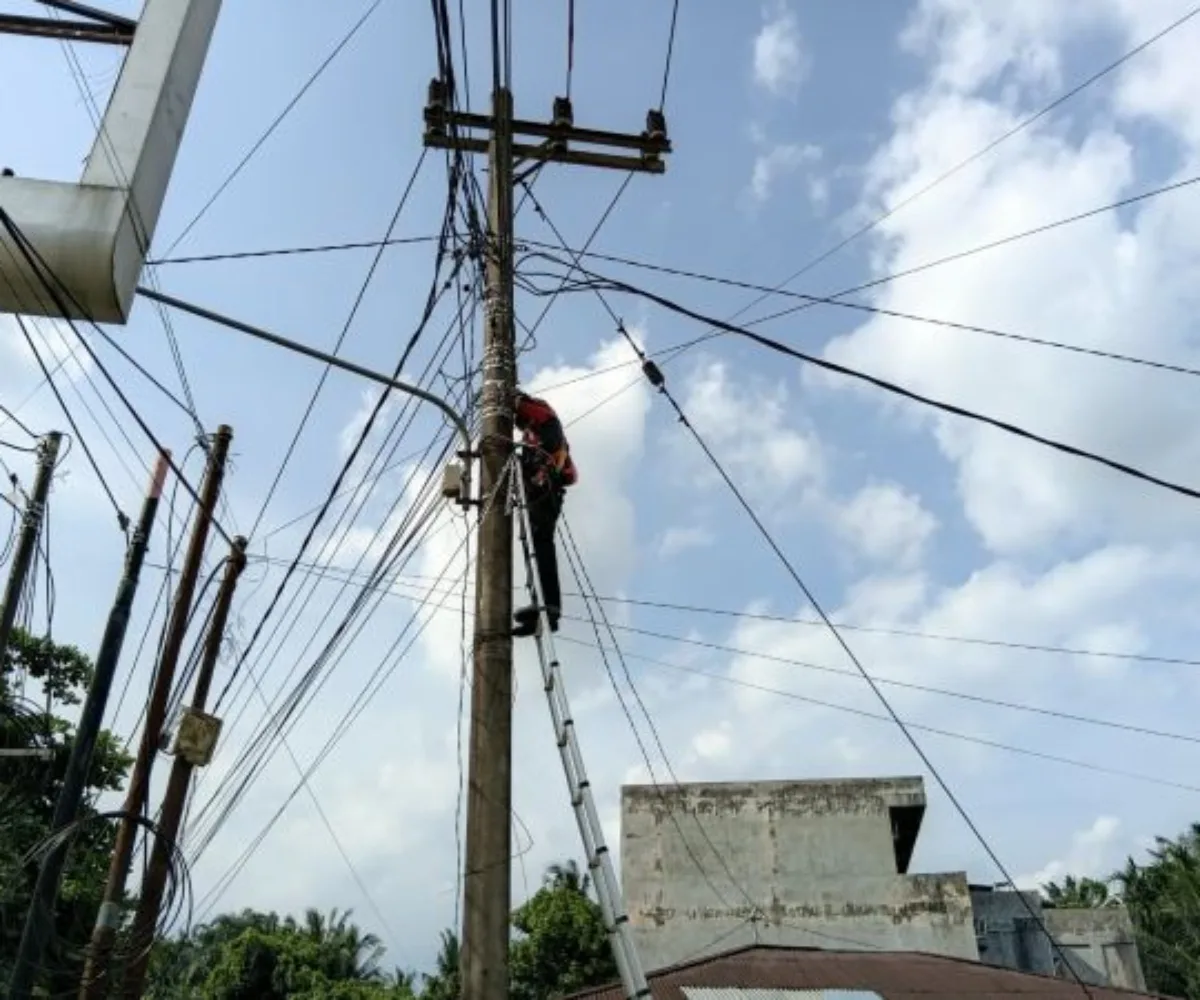 Wujudkan Layanan Telekomunikasi yang Andal, PLN Icon Plus Lakukan Pemeliharaan Jaringan Fiber Optik di Kota Padang