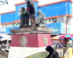 PPM Lubuk Kilangan dan Paparati Bandar Buat Gotong Royong Cat Ulang Monumen Tugu Panyarangan