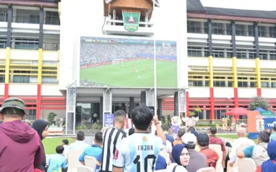 Ribuan Warga Padati Nobar Piala Dunia di Kantor Gubernur, Mahyeldi Pastikan Berlanjut hingga Final