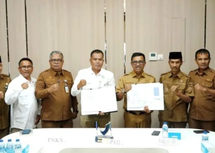 Pemkab dan TNKS Resmi Teken Kerja Sama Pengembangan Jalur Pendakian Gunung Kerinci via Solsel