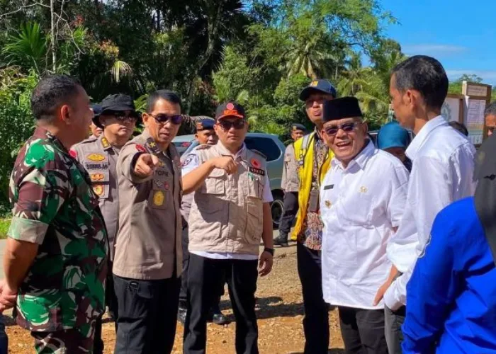 Dorong Percepatan Penanganan Pasca Bencana, Bupati Dampingi Satgas Nasional PRR Turun ke Polongan Anam dan Aia Gadang