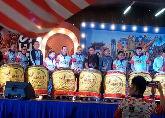 Barongsai Dunia Bergemuruh di Festival Kota Tua Padang, 8 Negara Berebut Piala Gubernur Sumbar