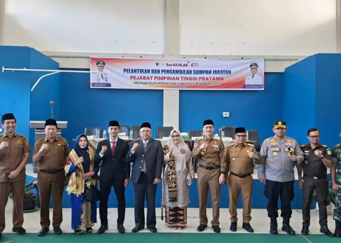 Bupati Hendrajoni Lantik Dua Pejabat Eselon II, Perkuat Kinerja Pemerintah Kabupaten Pesisir Selatan