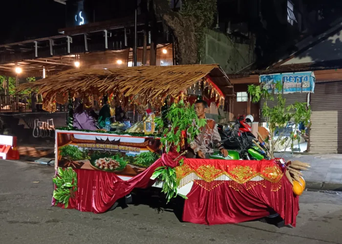 Inovasi Dendeng Pucuk Ubi Sawahan Timur Ikut Warnai Kemeriahan Pawai Telong-Telong HJK Padang ke-357