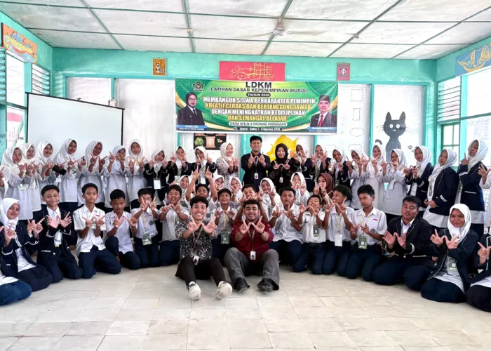 KKN 52 UIN Imam Bonjol Padang Bekali Pengurus OSIM MTsN 04 Padang Pariaman dengan Jiwa Kepemimpinan dan Manajemen Organisasi