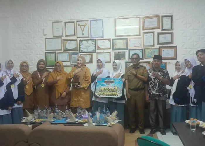 Lisda Hendrajoni Beri Dukungan Langsung kepada SMAN 3 Painan, Siap Dampingi Wakili Sumbar di Lomba Cerdas Cermat Nasional