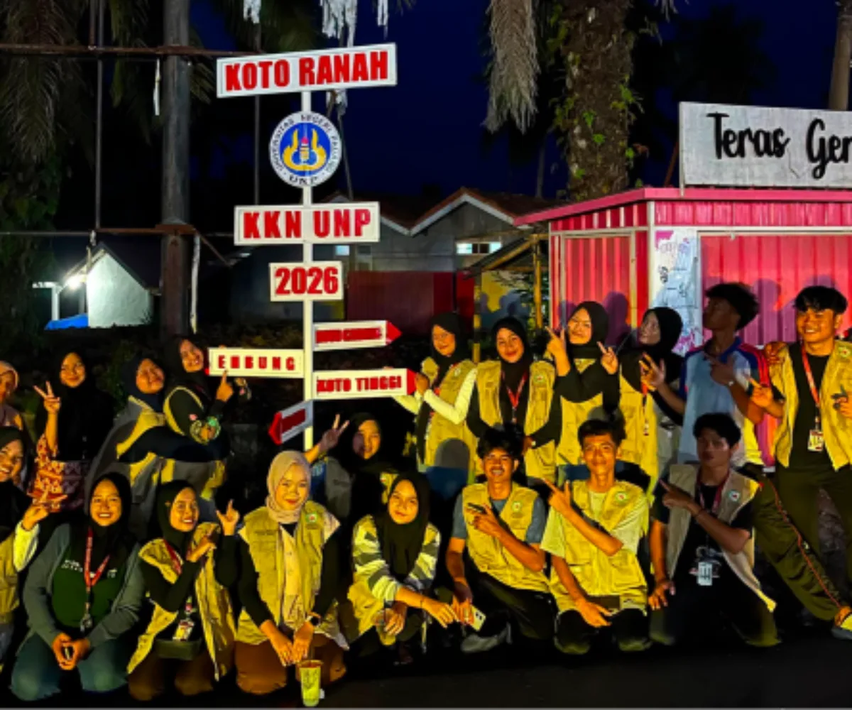 Menata Arah, Menghadirkan Identitas: Inovasi Mahasiswa KKN UNP melalui Petunjuk Arah dan Maskot Pertama Nagari Koto Ranah