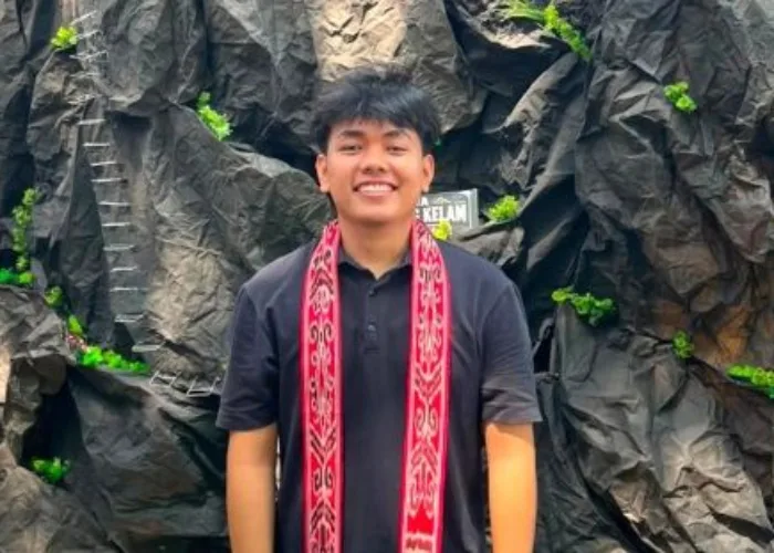 Dari Pena ke Kepemimpinan, Perjalanan Faaiz Naufal Syahputra Mengabdi dan Menginspirasi Generasi Muda