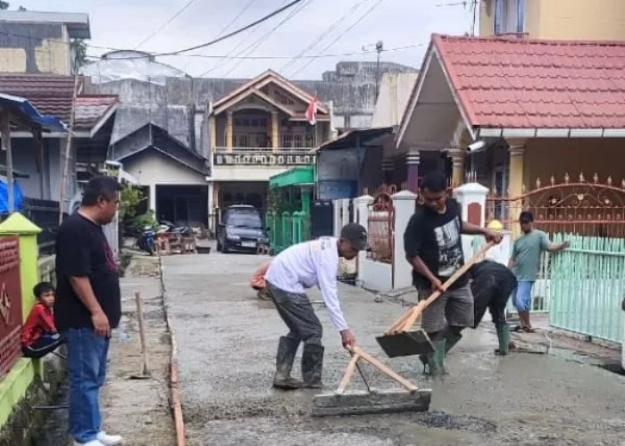Tingkatkan Aksesibilitas Warga, LPM Sawahan Timur Kebut Pembenahan Jalan Melalui Betonisasi Manunggal