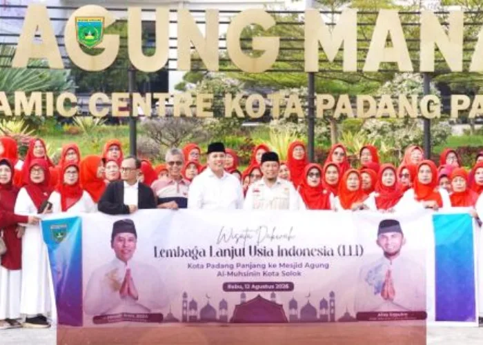 Lansia Tetap Aktif dan Berkarya, Wako Hendri Lepas Studi Dakwah LLI ke Kota Solok