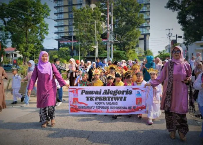 Semangat Kemerdekaan di TK Pertiwi 1 Kota Padang, 139 Anak Tampil dengan Pakaian Adat dan Profesi