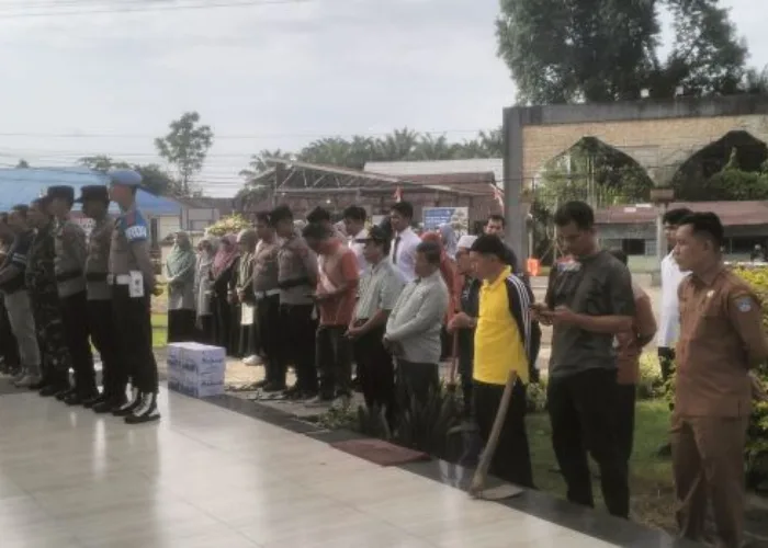 Sambut HUT RI ke-81, ASN Kankemenag Pasbar Gelar Gebermas