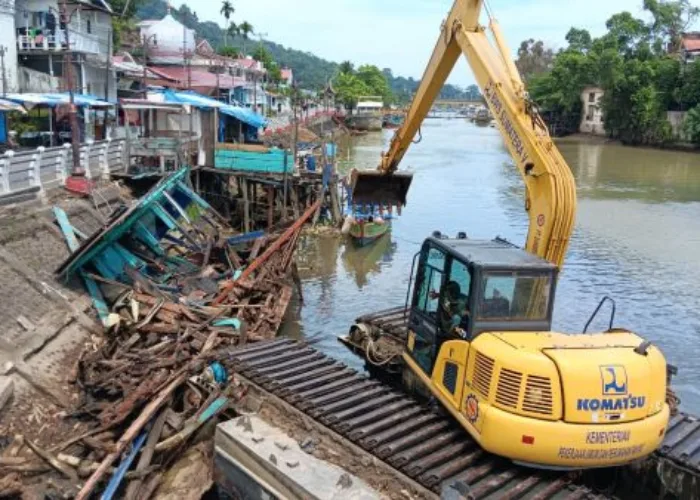 Sambut HJK ke-357, Pemko Padang Gandeng BWS Sumatera V Kebut Pengerukan Sedimen dan Bongkar Bangkai Kapal di Batang Arau