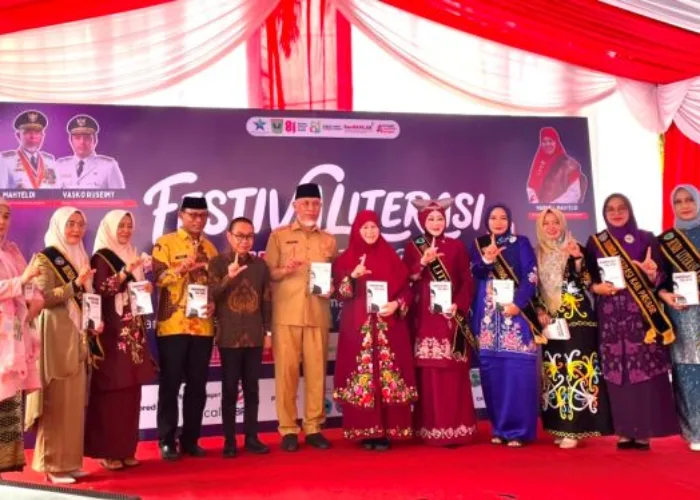 Buku “Transparansi Tiga Arah” Karya Musfi Yendra Diluncurkan Gubernur Sumatera Barat