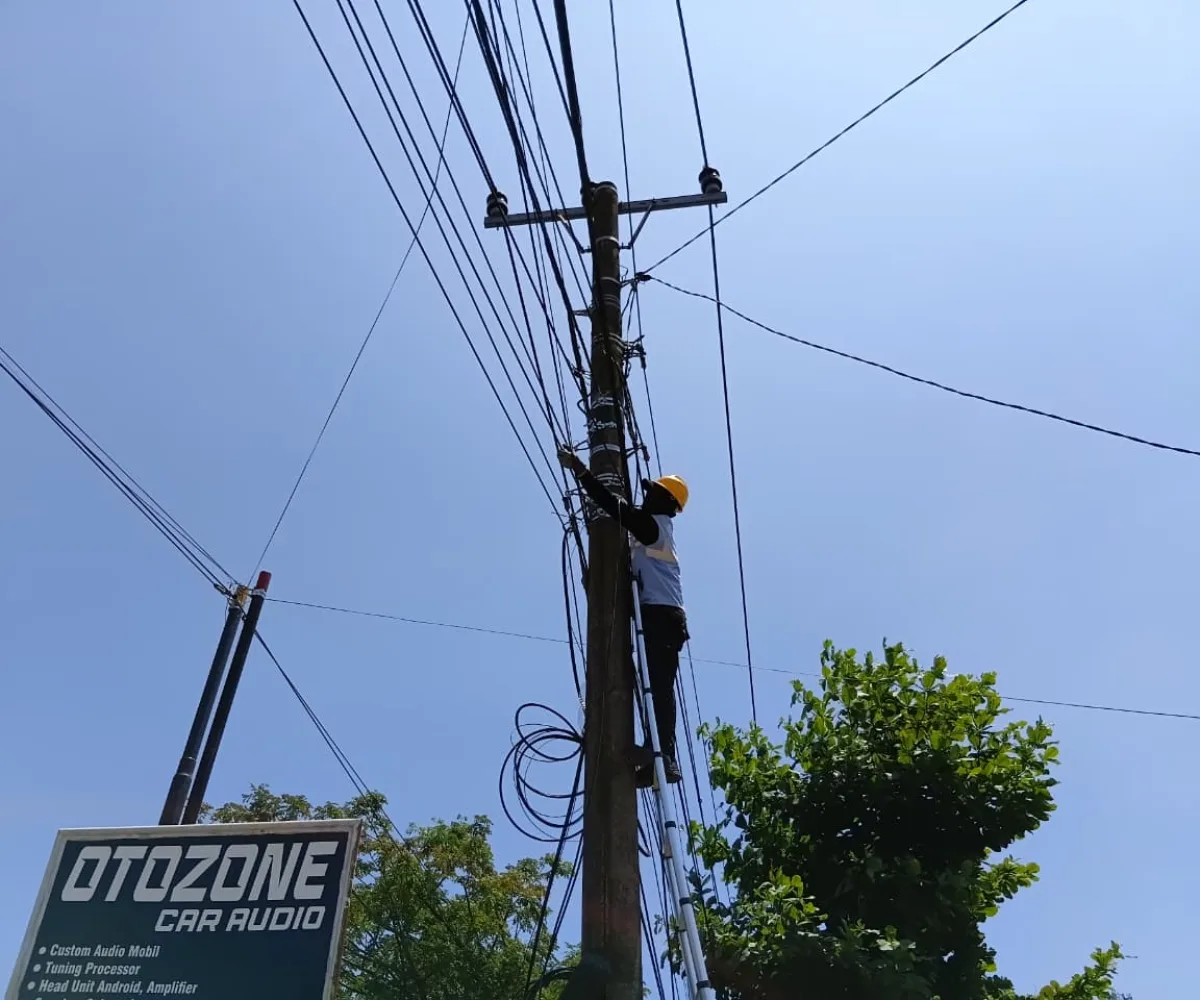 Perkuat Keandalan Jaringan Telekomunikasi, PLN Icon Plus Lakukan Pemeliharaan Jaringan Fiber Optik di Kota Padang
