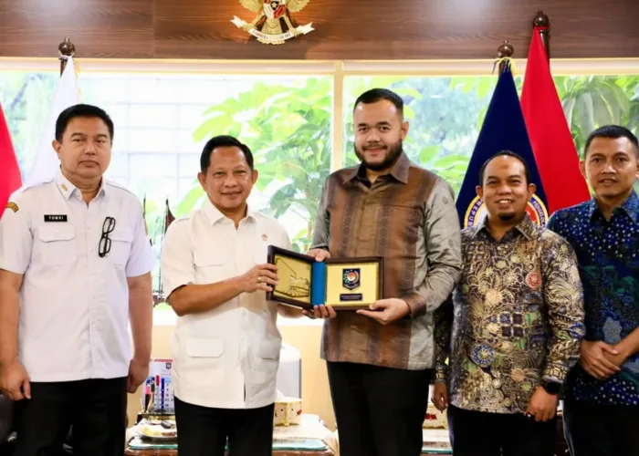 Mendagri Tito Karnavian Dukung Percepatan Rehab-Rekon Pascabencana di Padang