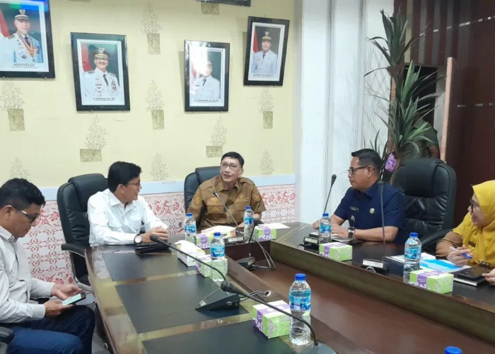 Bupati Hendrajoni Terima Kunjungan Dirjen Kemenkes, Bahas Puskesmas dan Pustu Terbengkalai di Pessel