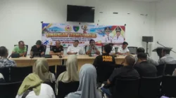 Ketua KONI Kabupaten Pesisir Selatan, M. Adli berikan sambutannya pada Bimbingan Teknis (Bimtek) Administrasi Keuangan bagi cabang olahraga (cabor) yang akan berlaga pada Pekan Olahraga Provinsi (Porprov) XVI Sumatera Barat 2026. (Foto; ist)