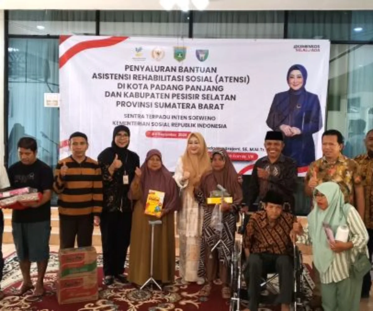 Lisda Hendrajoni Salurkan Bantuan ATENSI Rp563 Juta untuk 233 Warga Pesisir Selatan