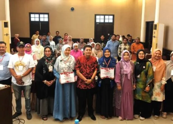 Dorong Kemandirian Ekonomi Warga, Ketua Dekopinda Padang Irwan Basir Gembleng Pengurus Koperasi Kelurahan Merah Putih