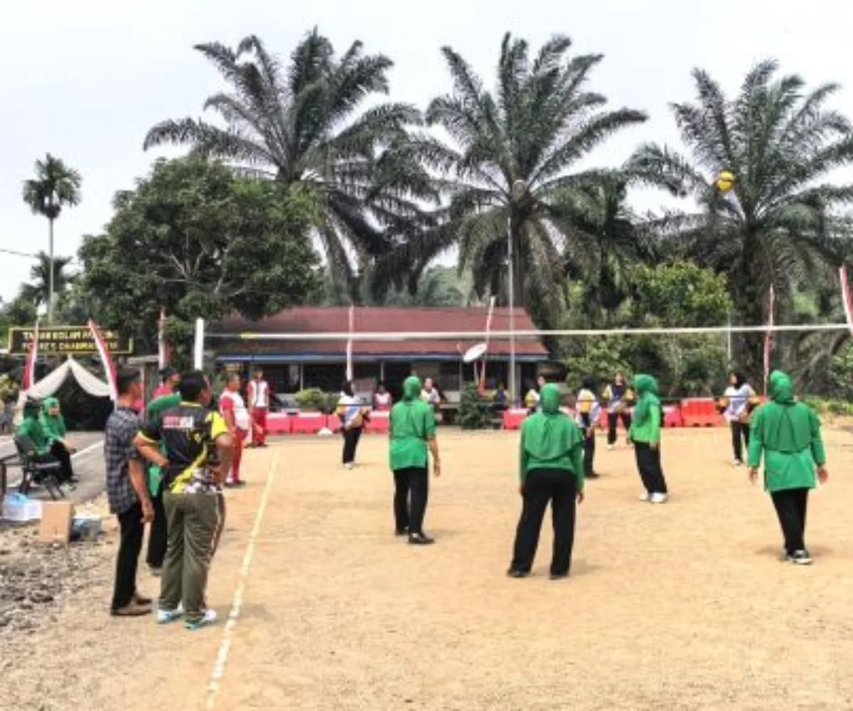 Meriahkan HKGB 74 dan Hari Jadi Polwan 78, Persit KCK Cabang LXIV dan Bhayangkari Cabang Dharmasraya Gelar Pertandingan Olahraga