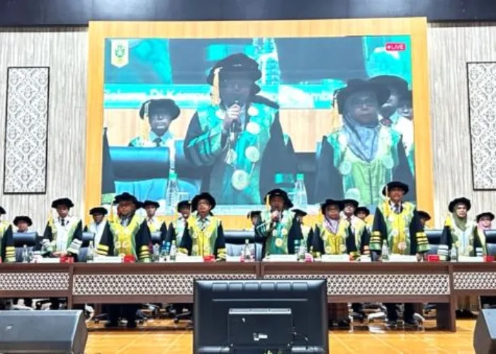 Rektor UIN Bukittinggi Titip Empat Pesan kepada Wisudawan: Ilmu, Integritas, Kepedulian dan Kebermanfaatan