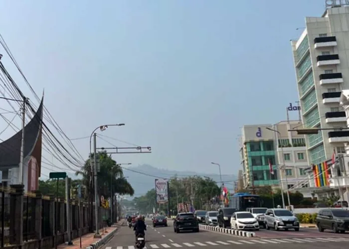 ISPU Tembus 299, Udara Kota Padang Masuk Level Sangat Tidak Sehat, Warga Diminta Waspada