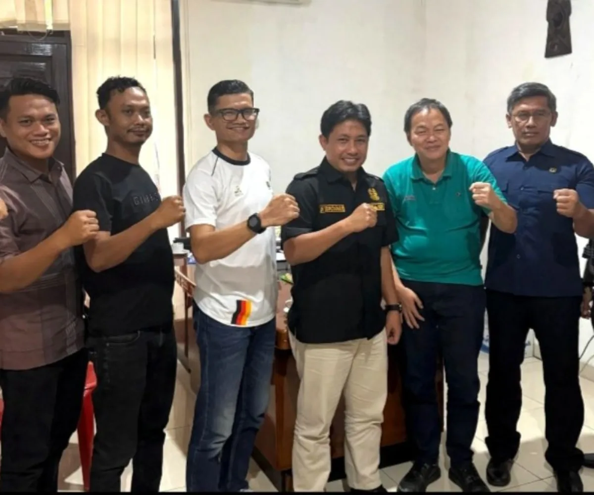 Di Tengah Krisis Anggaran, Albert Hendra Lukman Kucurkan Rp200 Juta untuk Atlet Sumbar ke PON Pantai 2026
