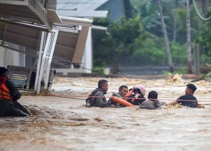 Banjir Rendam 120 Rumah di Padang, Akses Jalan Guo Putus, Ratusan Warga Dievakuasi