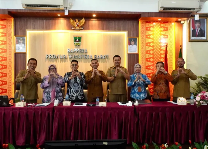 Maju Tahap Presentasi Monev KIP, Wawako Allex Ulas Keunggulan PAPAGO di Hadapan KI Sumbar