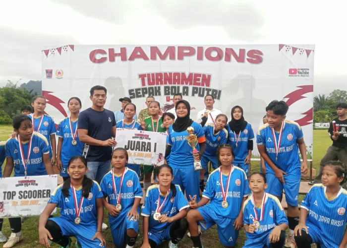 Kompak FC B Juara Turnamen Sepakbola Putri U-16 Piala Walikota Padang 2026, Bantai Yodha FC 8-1 di Final