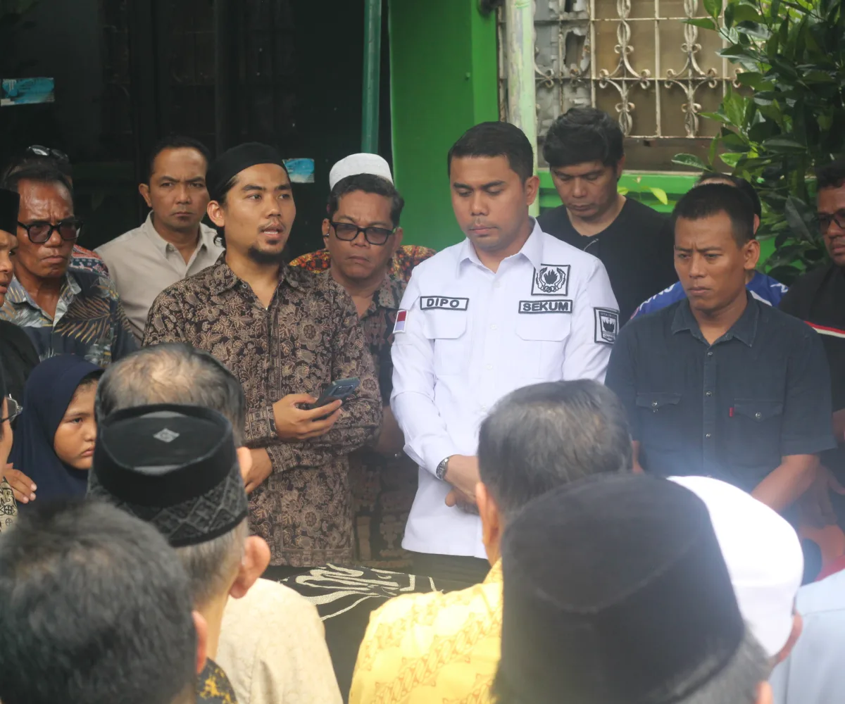 Anandya Dipo Ikut Melepas Jenazah Rika Rizkina Lubis, Istri Pengurus KONI Sumbar