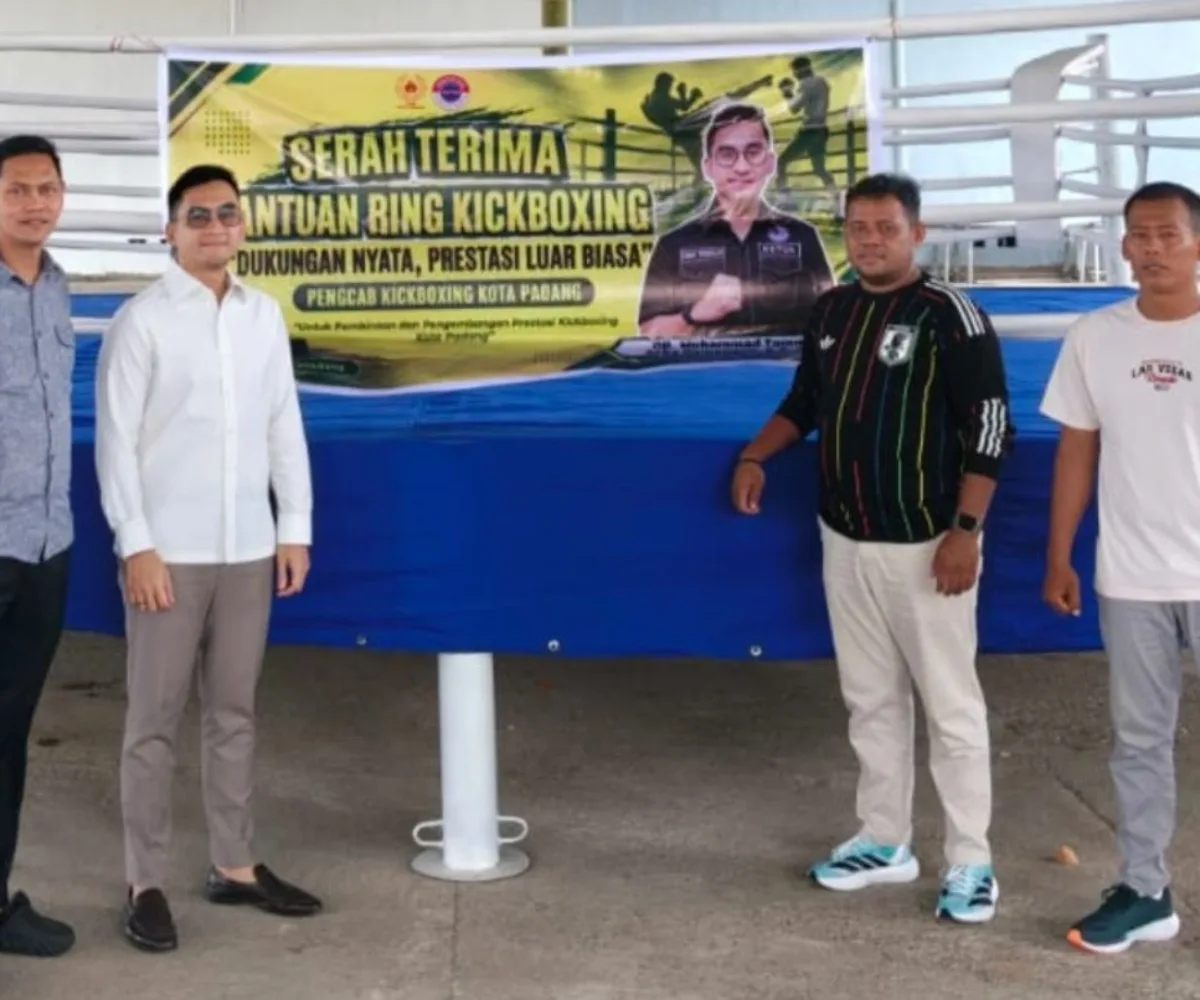 Tommy Arby Buktikan Komitmen Bina Kickboxing Padang, Bantu Ring Baru Perkuat Pembinaan