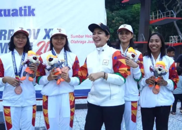 Bupati Annisa jadi Magnet di Arena Akuatik Porprov XVI Sumbar, DharmasrayaTambah Dua Medali