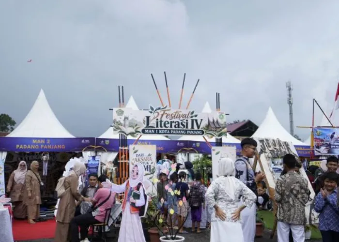 Festival Literasi IV Dipadati Pengunjung, Pangan Murah hingga Bazar Buku jadi Daya Tarik