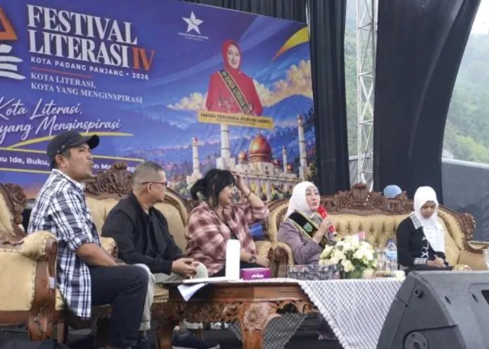 Bunda Literasi Luncurkan Buku Cerpen Karya Penulis Muda Padang Panjang