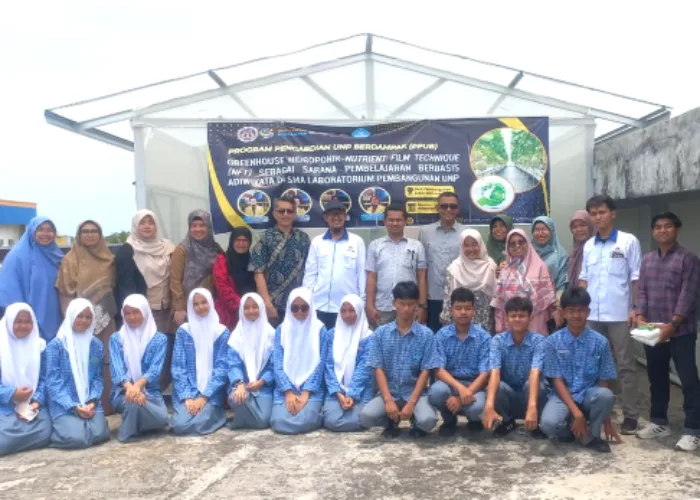 UNP Kembangkan Greenhouse Hidroponik DFT di SMA Laboratorium Pembangunan UNP, Dukung Pembelajaran Berbasis Adiwiyata