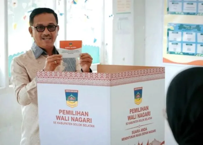 39 Nagari Tentukan Pemimpin, Bupati Khairunas Gunakan Hak Pilih pada Pilwana Serentak 2026