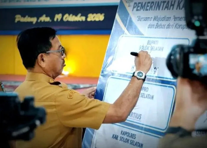 Bupati Khairunas Tekankan Transparansi Dana BOS, Perkuat Pencegahan Korupsi di Solsel