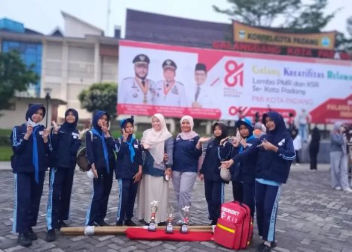 Torehkan Prestasi di HUT ke-81 PMI Kota Padang, PMR SMPN 18 Padang Sabet 3 Piala