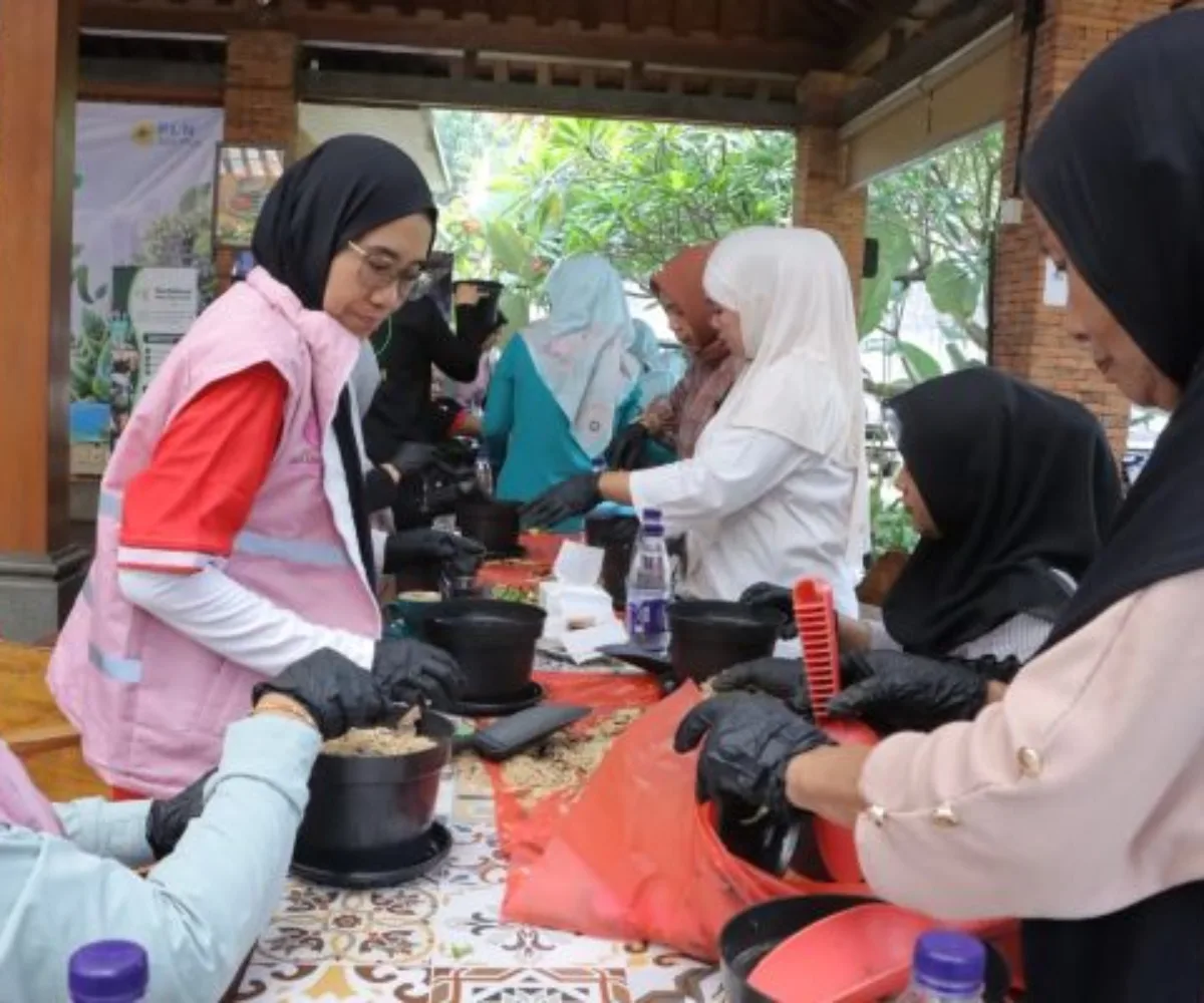 Dari Barang Bekas Jadi Bernilai, Srikandi PLN Icon Plus Ajak Masyarakat Peduli Lingkungan
