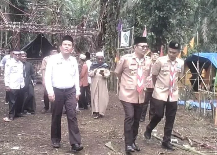 Kakan Kemenag Thomas Febria Buka Kemah Santri IV Pasaman Barat 2026
