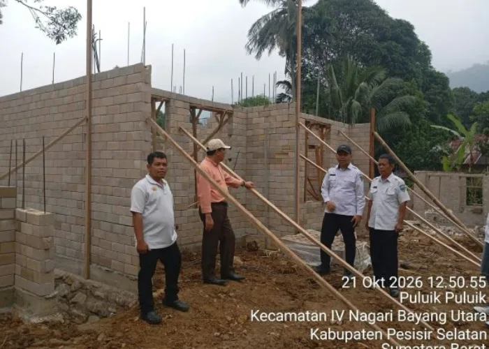 Sekda Zainal Arifin Pantau Pembangunan Huntap di Bayang Utara