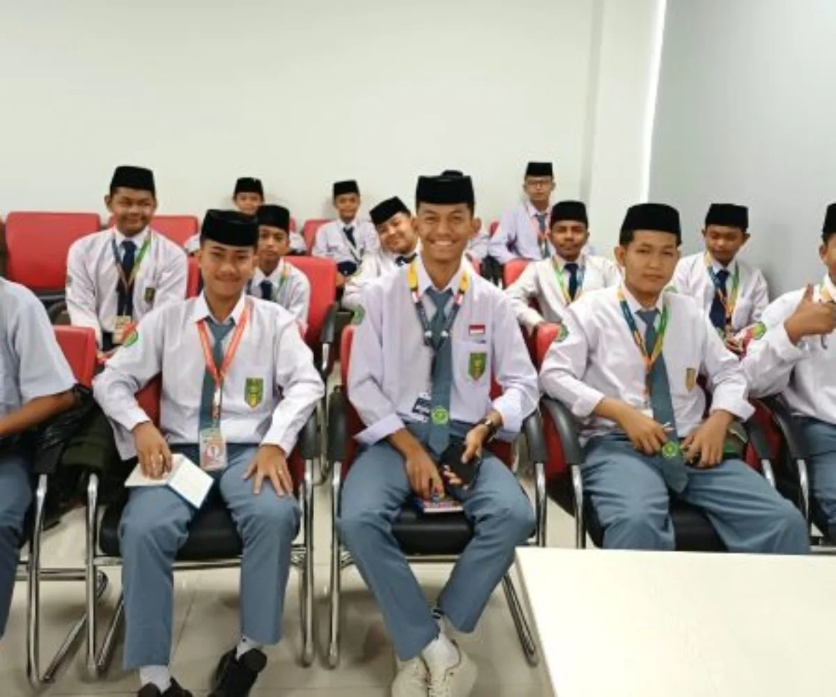 Study on Campus Pondok Pesantren Modern Al Kautsar Muhammadiyah Sarilamak ke UIN Sunan Kalijaga Yogyakarta