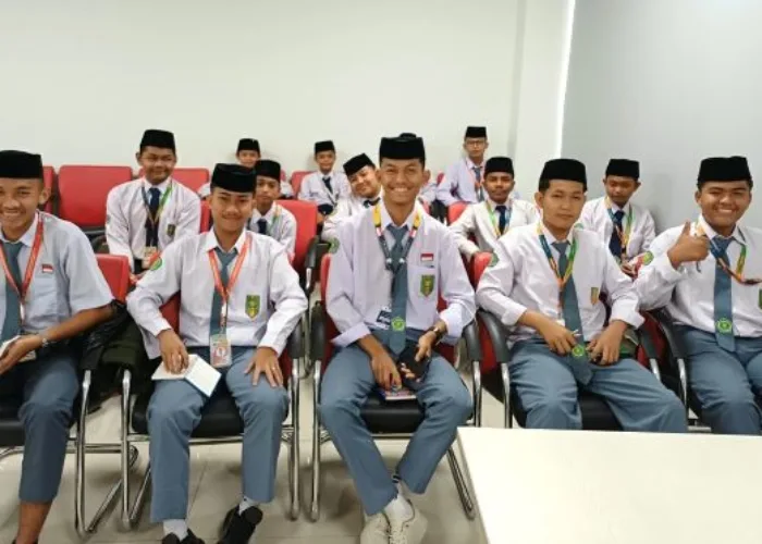 Study on Campus Pondok Pesantren Modern Al Kautsar Muhammadiyah Sarilamak ke UIN Sunan Kalijaga Yogyakarta
