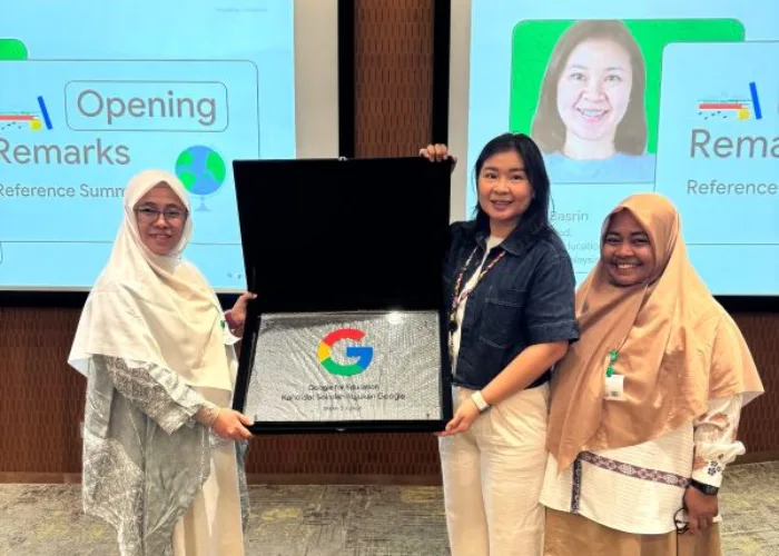 SMAN 3 Painan Terima Plakat Kandidat Sekolah Rujukan Google, Bidik Status Sekolah Rujukan 2027
