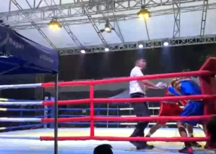 Kalahkan Petinju Agam dengan TKO, Petinju Bukittinggi Tampil Gemilang di Porprov XVI di Batusangkar