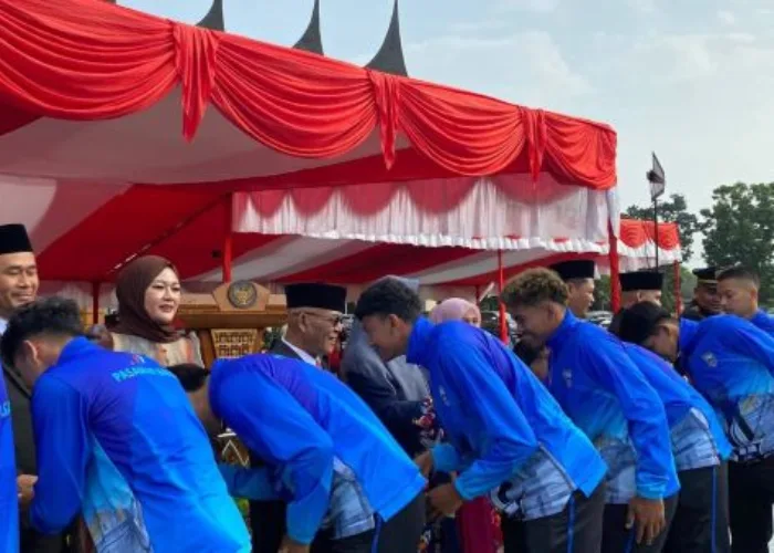 Bupati Yulianto Lepas 560 Kontingen Porprov XVI, Tekankan Sportivitas dan Jaga Nama Baik Pasbar